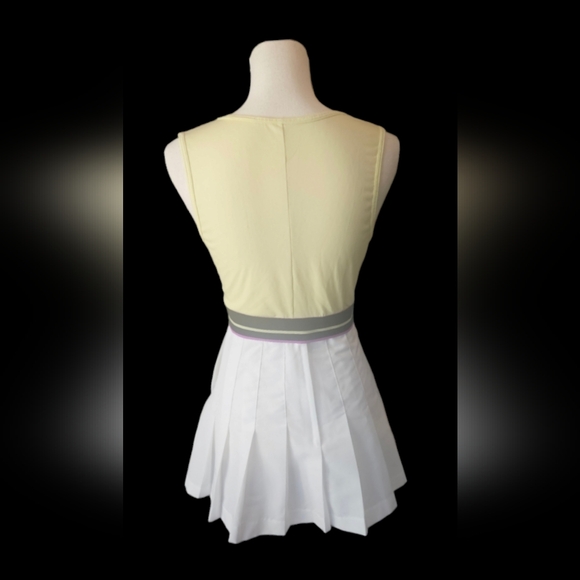 Fabletics Crossover Tops - Picture 10 of 11